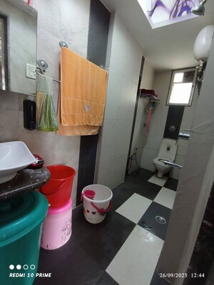 Team Area in 2 BHK Apartment at Brookh Hill Tower, Lokhandwala – for Sale