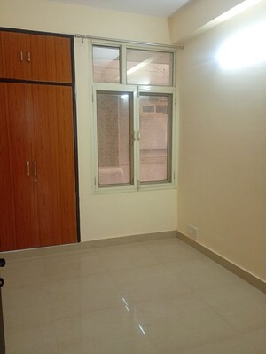 Room in 2 BHK Apartment at Sector 4 Dwarka – for Rent