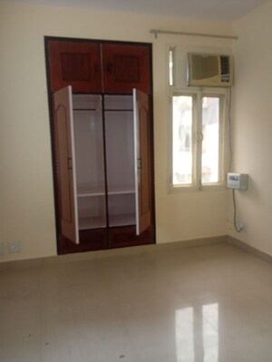 Room in 2 BHK Apartment at Sector 4 Dwarka – for Rent