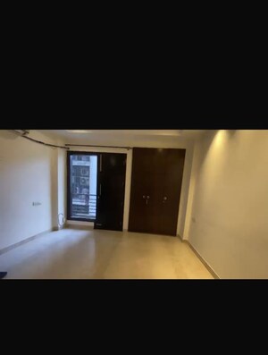 Room in 3 BHK Builder Floor at Greater Kailash I – for Rent