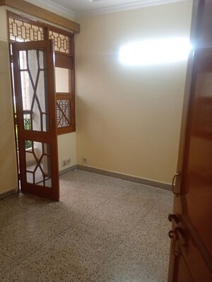 Room in 3 BHK Apartment at Sector 6 Dwarka – for Rent