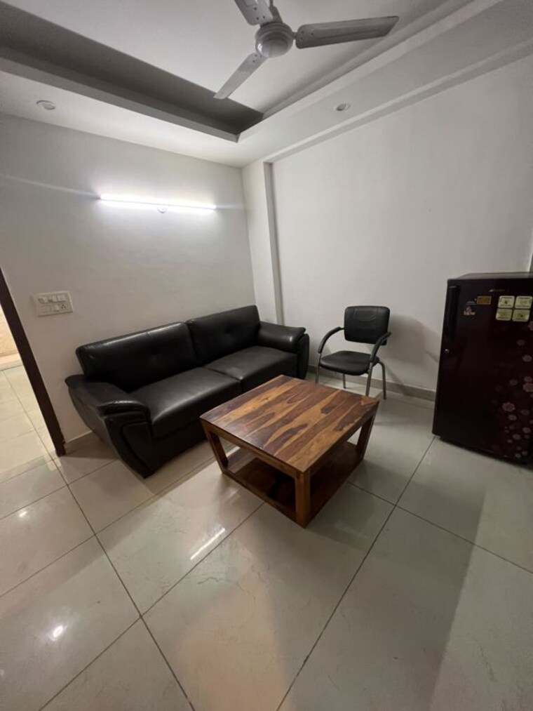 Living Room, sushant lok i 1 Bedroom 250 Sq.Yd. Builder Floor In Sushant Lok I Gurgaon 10507564