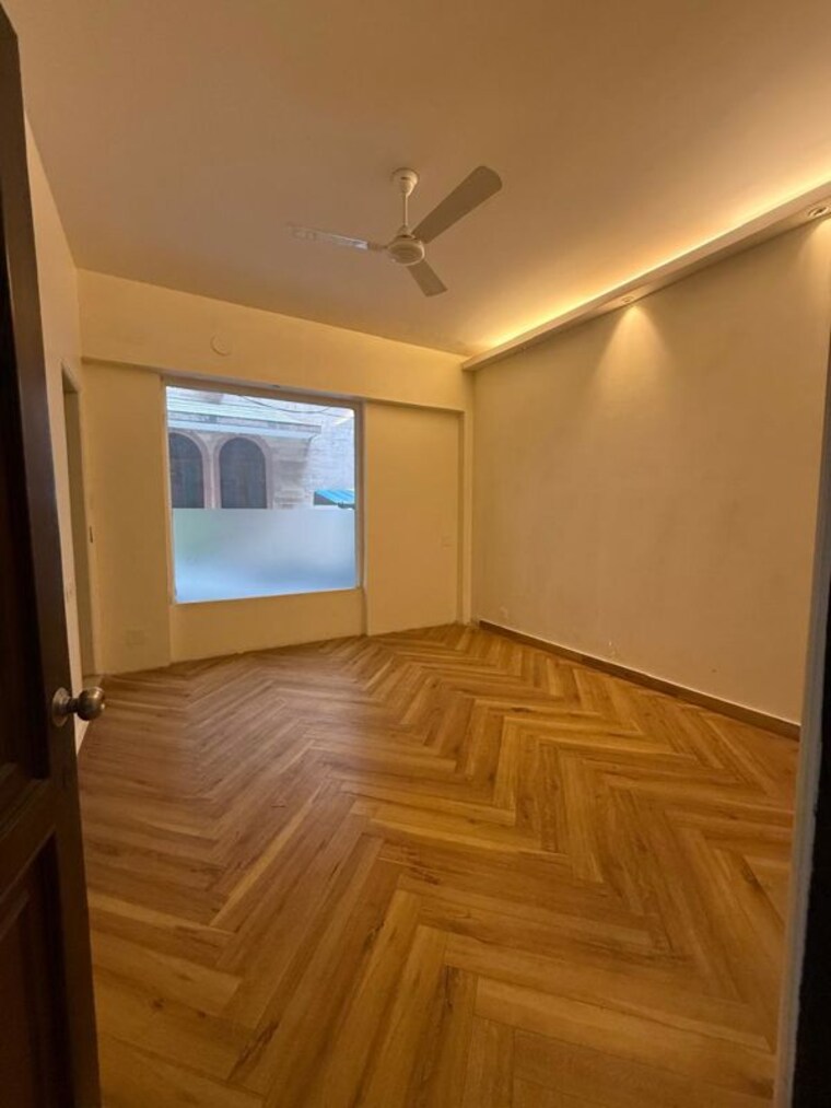 Room, new friends colony 3 Bedroom 3000 Sq.Ft. Builder Floor In New Friends Colony Delhi 10507594