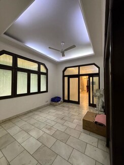 3 BHK + Servant Room,Study Room Builder Floor For Rent in New Friends Colony