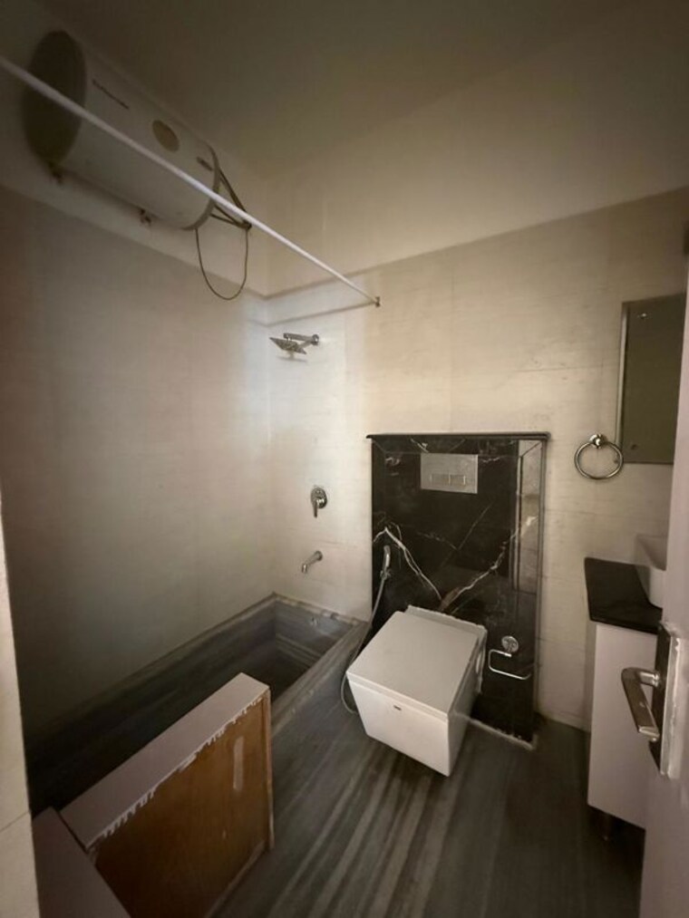 Bathroom, panchsheel park 3 Bedroom 3000 Sq.Ft. Builder Floor In Panchsheel Park Delhi 10507597