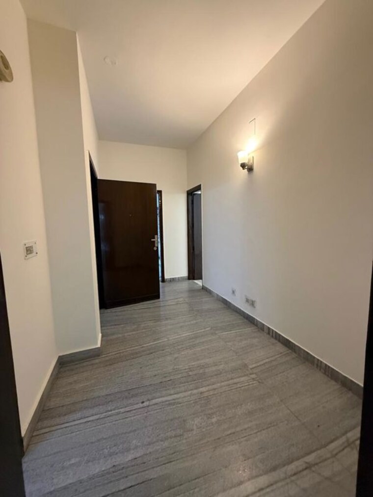 Room, panchsheel park 3 Bedroom 3000 Sq.Ft. Builder Floor In Panchsheel Park Delhi 10507597