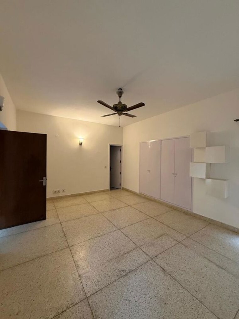 Room, panchsheel park 3 Bedroom 3000 Sq.Ft. Builder Floor In Panchsheel Park Delhi 10507597
