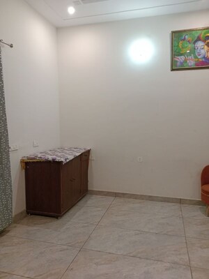 Room in 1 BHK Builder Floor at Sector 18 – for Rent