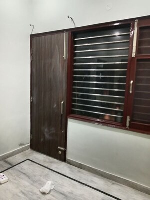Room in 1 BHK Builder Floor at Sector 18 – for Rent