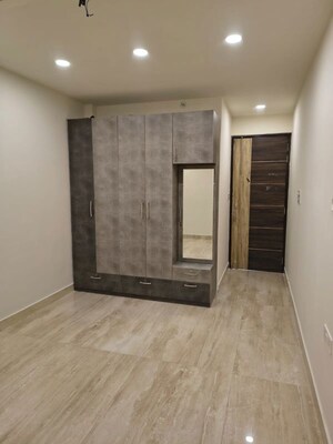 Room in 6 BHK Independent House at Gomti Nagar – for Sale