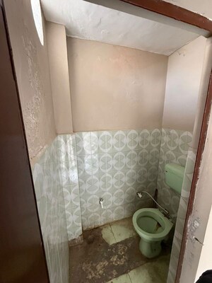 Bathroom in 6 BHK Independent House at Gomti Nagar – for Sale