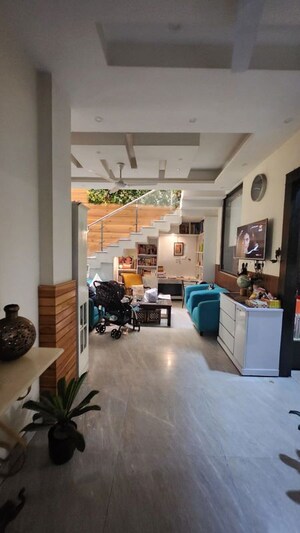 Team Area in 6+ BHK Independent House at Gomti Nagar – for Sale