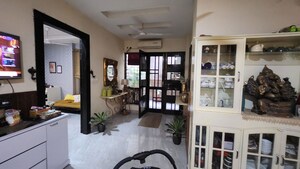 Parking in 6+ BHK Independent House at Gomti Nagar – for Sale