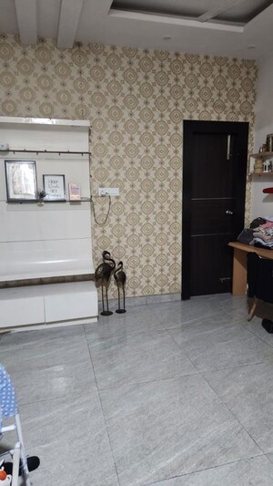 Parking in 6+ BHK Independent House at Gomti Nagar – for Sale