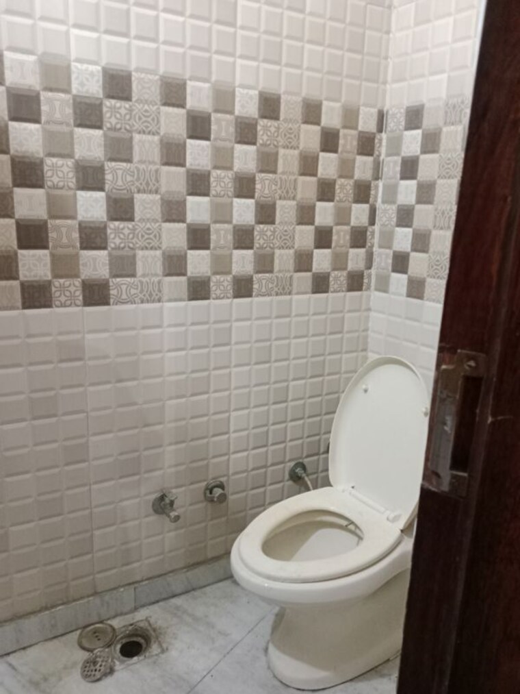 Bathroom, huda 2 Bedroom 998 Sq.Ft. Builder Floor In Huda Panipat 10507637