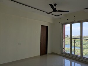 Room in 3 BHK Apartment at Juhi Greens, Seawoods – for Rent