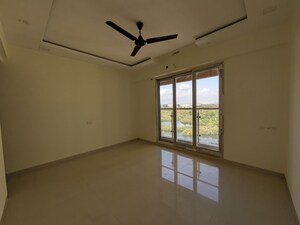 Room in 3 BHK Apartment at Juhi Greens, Seawoods – for Rent