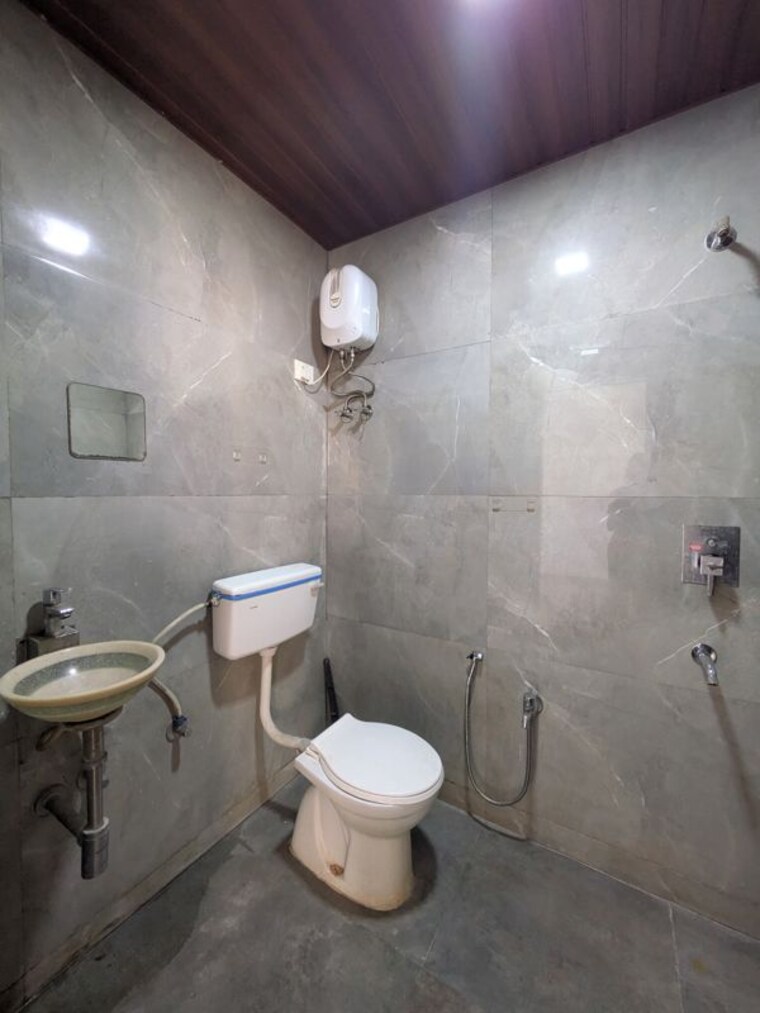 Bathroom, juhi-greens 3 Bedroom 1600 Sq.Ft. Apartment In Seawoods Navi Mumbai 10507634