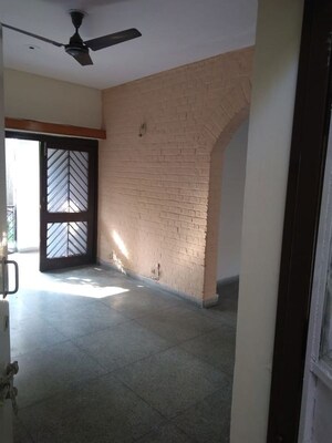 Room in 3 BHK Apartment at Halwasiya Jalvayu Vihar, Sector 30 – for Rent