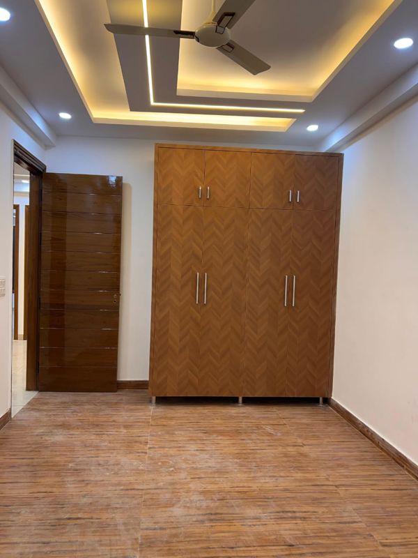 4 BHK 1795 Sq.Ft. Builder Floor in Happy Home Noida