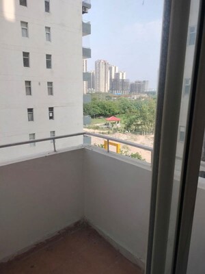 Balcony in 2.5 BHK Apartment at Mahagun Moderne, Sector 78 – for Rent