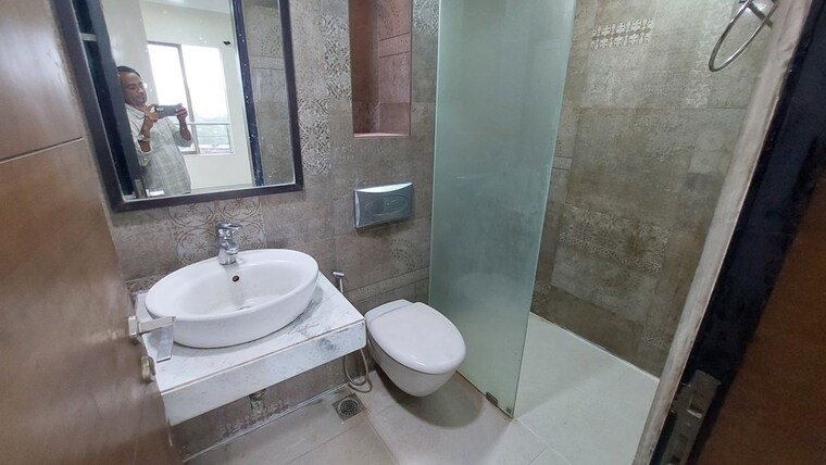 Bathroom, lodha-luxuria 3 Bedroom 2000 Sq.Ft. Apartment In Majiwada Thane 10507659