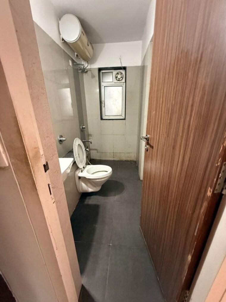 Bathroom, windsor-garden-enclave 3 Bedroom 1150 Sq.Ft. Apartment In Vasant Vihar Thane 10507673
