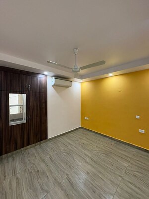 Room in 4 BHK Apartment at Rishita Serenity, Sushant Golf City – for Rent