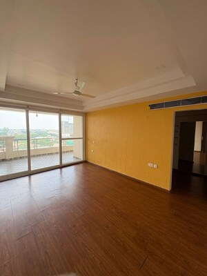 Room in 4 BHK Apartment at Rishita Serenity, Sushant Golf City – for Rent