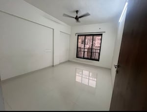 Room in 2 BHK Apartment at Mangalya CHS Naupada, Naupada – for Rent