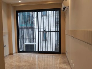 Room in 4 BHK Apartment at Hauz Khas Enclave – for Rent
