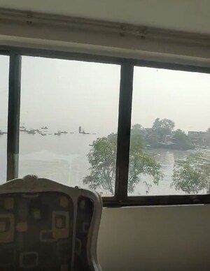 Master Bedroom in 4 BHK Apartment at Colaba – for Rent