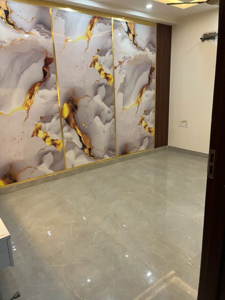 Room, sector 73 2 Bedroom 1050 Sq.Ft. Builder Floor In Sector 73 Noida 10501298