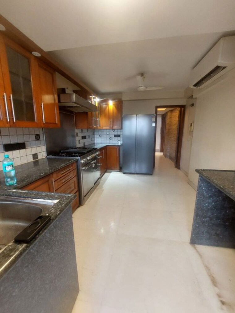Kitchen, breach candy 3.5 Bedroom 1960 Sq.Ft. Apartment In Breach Candy Mumbai 10507793
