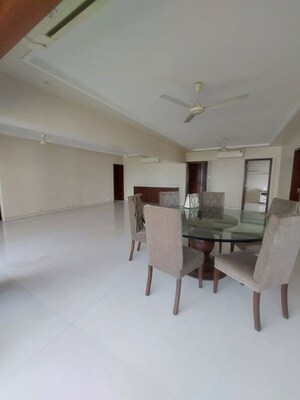 Dining area in 3.5 BHK Apartment at Breach Candy – for Rent