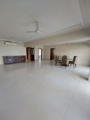 3.5 BHK Apartment For Rent in Breach Candy