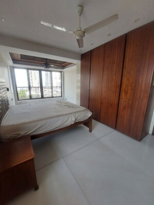 Bedroom in 3.5 BHK Apartment at Breach Candy – for Rent