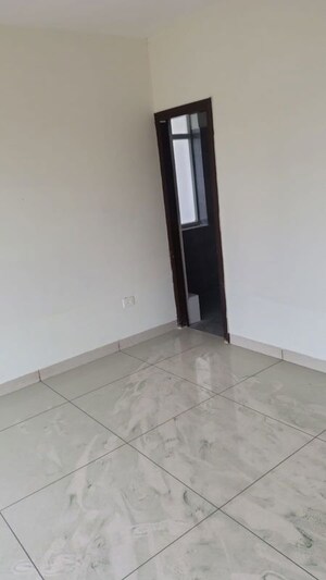 Room in 3.5 BHK Apartment at RPS Auria, Sector 88 – for Rent