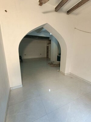 Building Lobby in  Shop at Central Delhi – for Rent