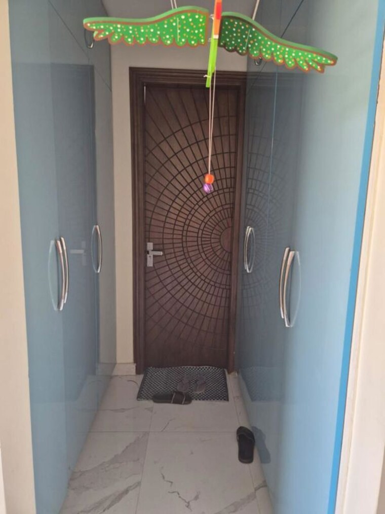 Bathroom, bptp-parkland-pride-phase-2 3 Bedroom 300 Sq.Yd. Builder Floor In Sector 77 Faridabad 10507837