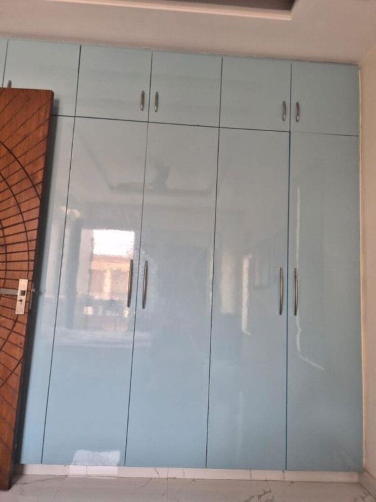 Bathroom, bptp-parkland-pride-phase-2 3 Bedroom 300 Sq.Yd. Builder Floor In Sector 77 Faridabad 10507837