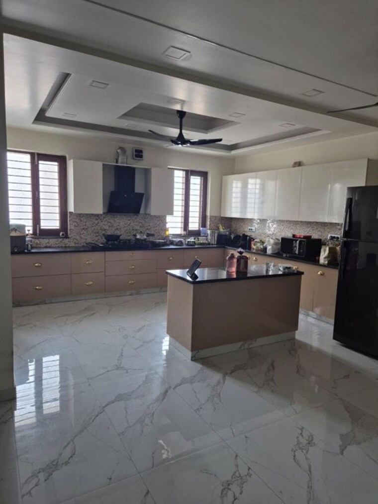 Kitchen, bptp-parkland-pride-phase-2 3 Bedroom 300 Sq.Yd. Builder Floor In Sector 77 Faridabad 10507837