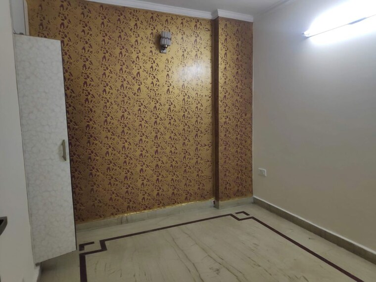 Room, west patel nagar 3 Bedroom 1100 Sq.Ft. Builder Floor In West Patel Nagar Delhi 10507856
