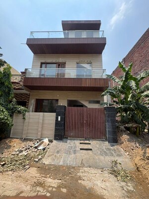 4 BHK Independent House For Sale in Lohgarh