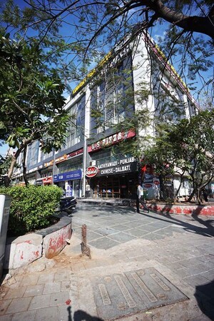  Office Space – Exterior View View at Naranpura - for Sale