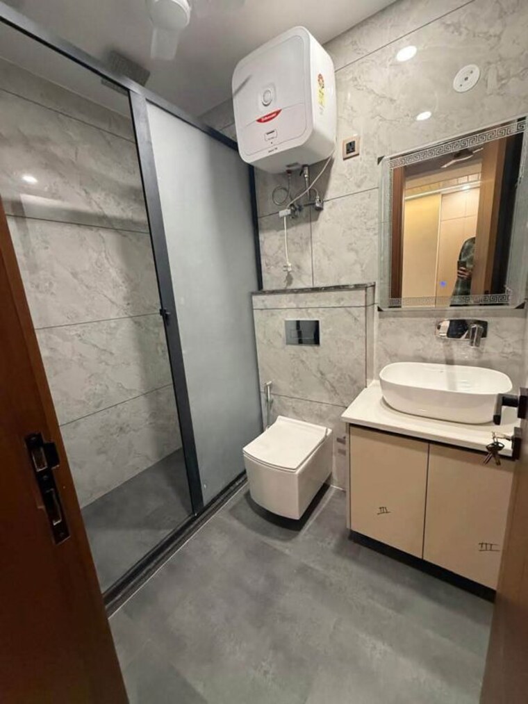 Bathroom, sector 62 3 Bedroom 1692 Sq.Ft. Builder Floor In Sector 62 Gurgaon 10507885