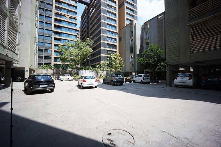  Parking, randesan 3 Bedroom 190 Sq.Yd. Apartment In Randesan Gandhinagar 10507911