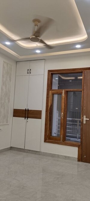 Room in 3 BHK Builder Floor at BPTP Eden Estate, Sector 81 – for Rent