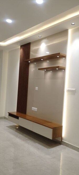 Room in 3 BHK Builder Floor at BPTP Eden Estate, Sector 81 – for Rent