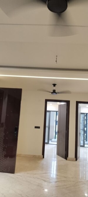 Room in 3 BHK Builder Floor at BPTP Eden Estate, Sector 81 – for Rent